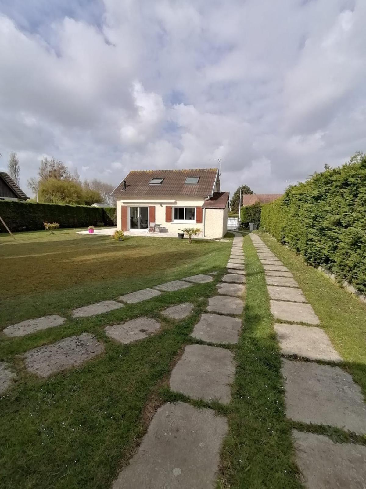 Maison Grand Jardin: Beachside Retreat Near Bayeux Asnelles