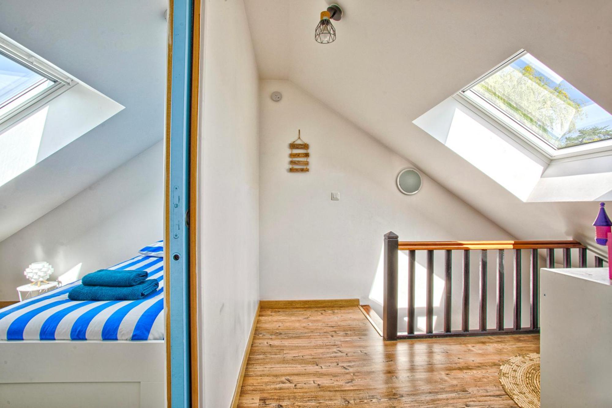 Maison Grand Jardin: Beachside Retreat Near Bayeux Holiday home *