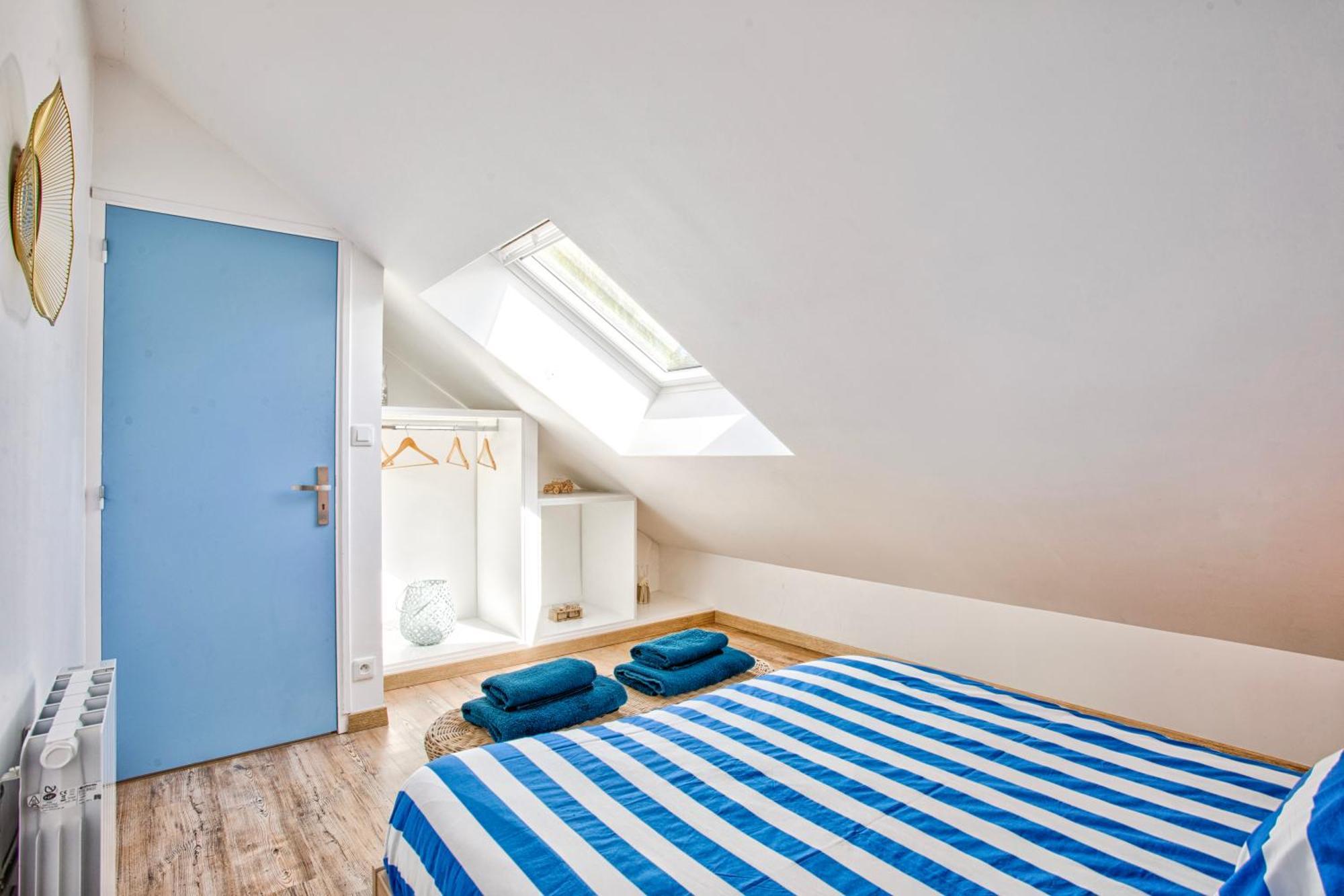 Maison Grand Jardin: Beachside Retreat Near Bayeux Holiday home