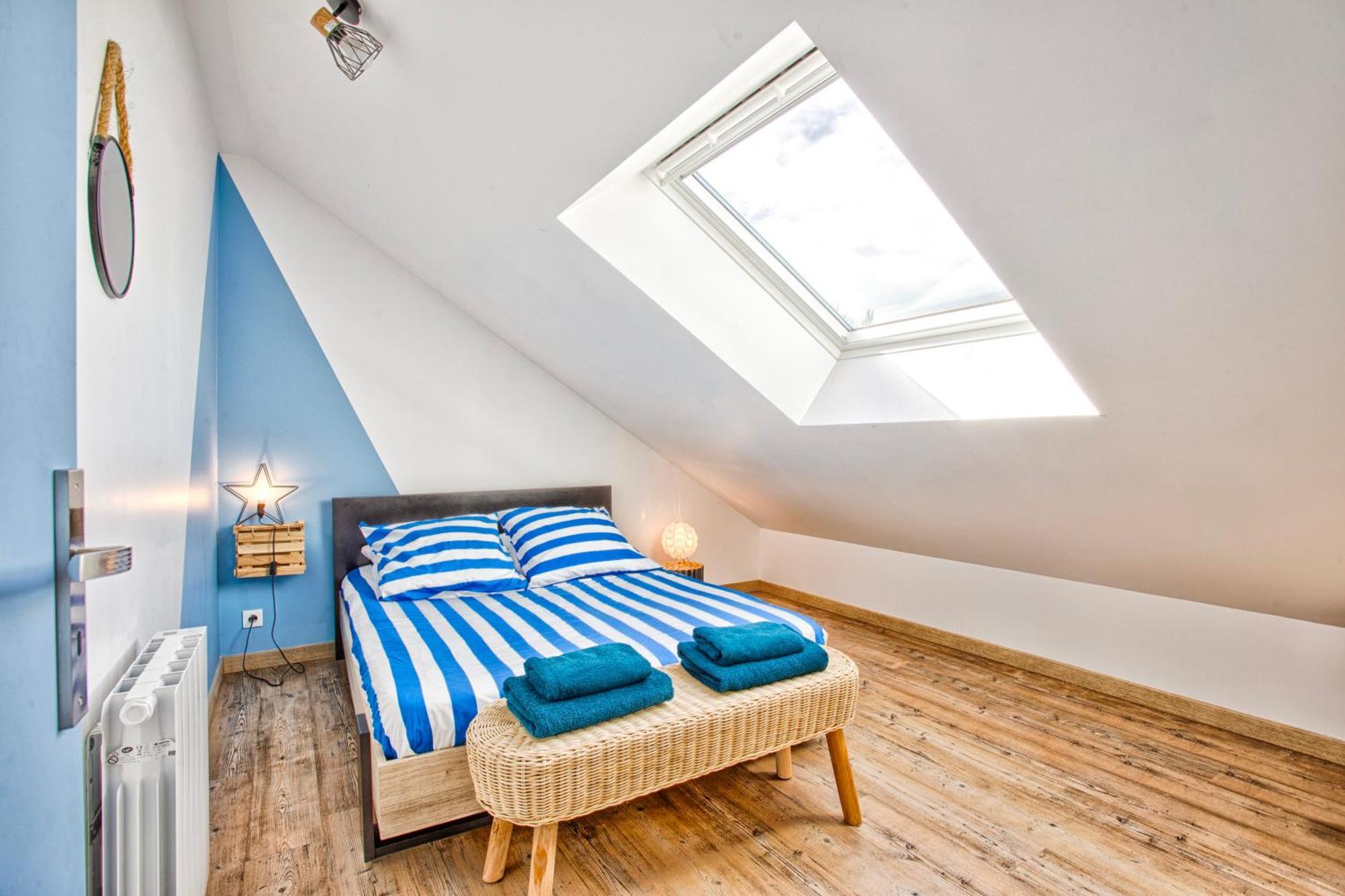 Holiday home Maison Grand Jardin: Beachside Retreat Near Bayeux *