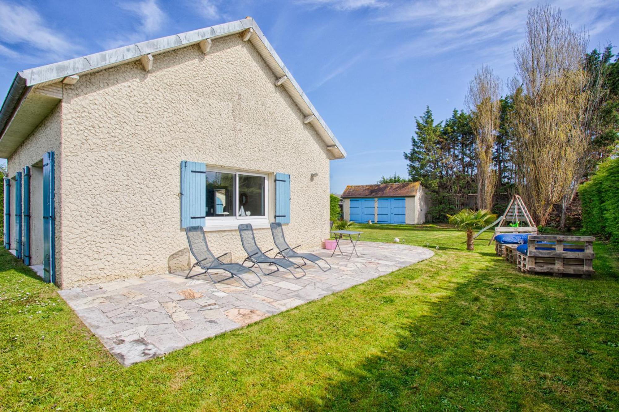 Maison Grand Jardin: Beachside Retreat Near Bayeux Holiday home Asnelles