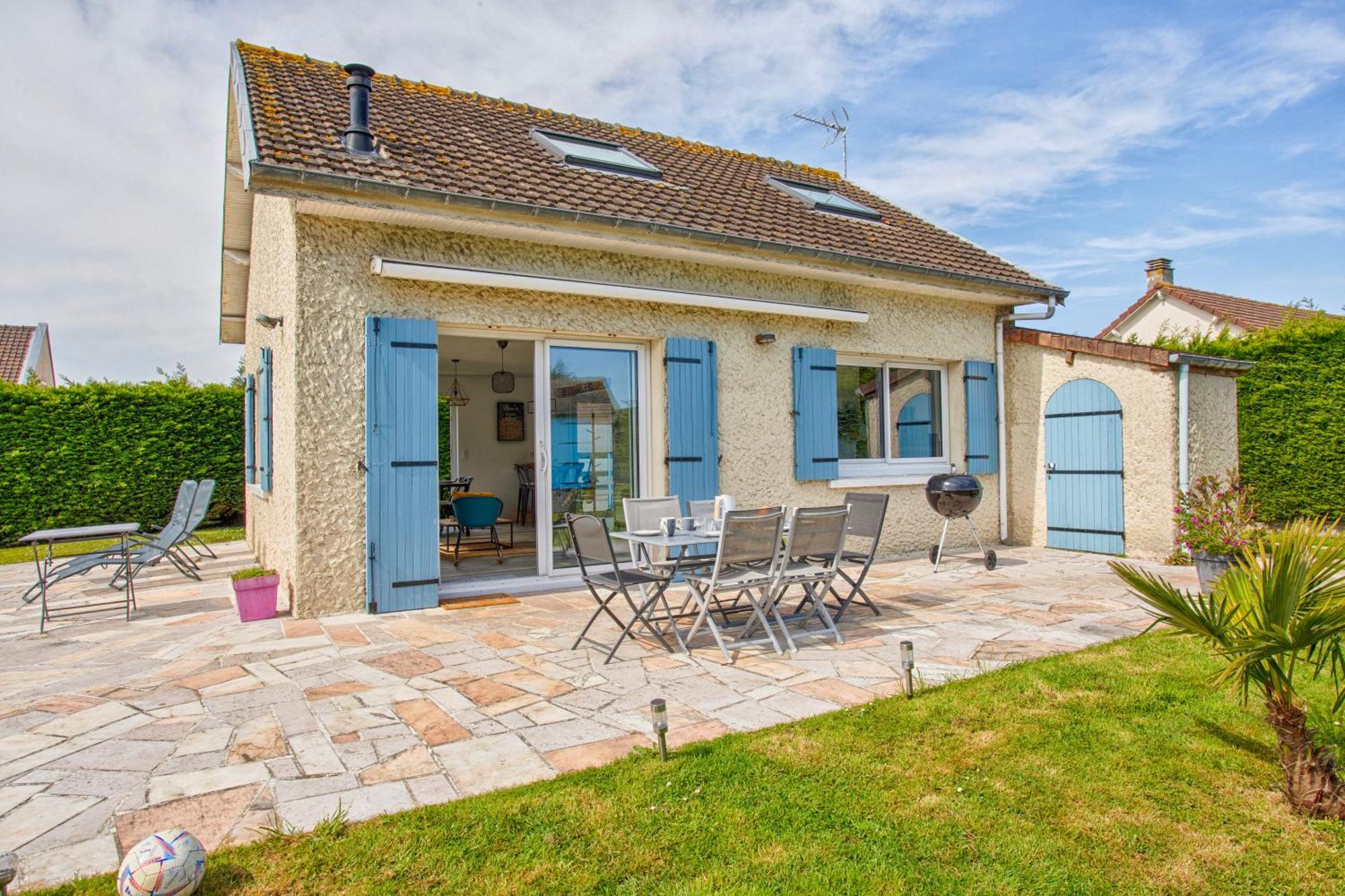 Maison Grand Jardin: Beachside Retreat Near Bayeux *