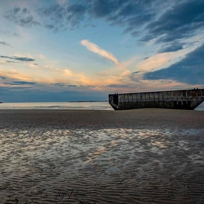Maison Grand Jardin: Beachside Retreat Near Bayeux Holiday home *