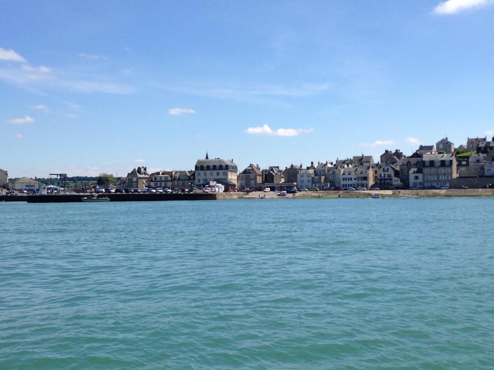Maison Grand Jardin: Beachside Retreat Near Bayeux Holiday home
